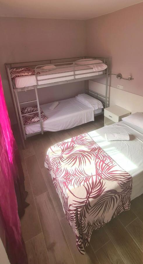 Hostal La Cabana Salou Ngoại thất bức ảnh