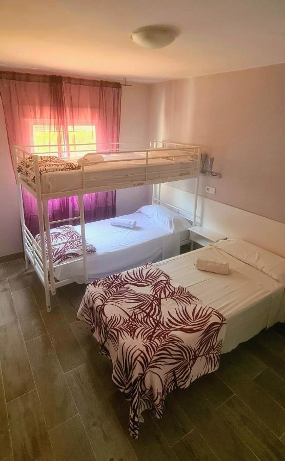 Hostal La Cabana Salou Ngoại thất bức ảnh